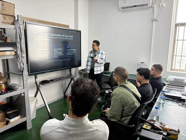 法国客户组团到华邦瀛学习LED显示屏维修的真实经历